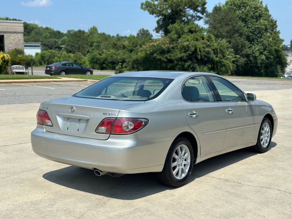 2004 Lexus ES 330 Image 5