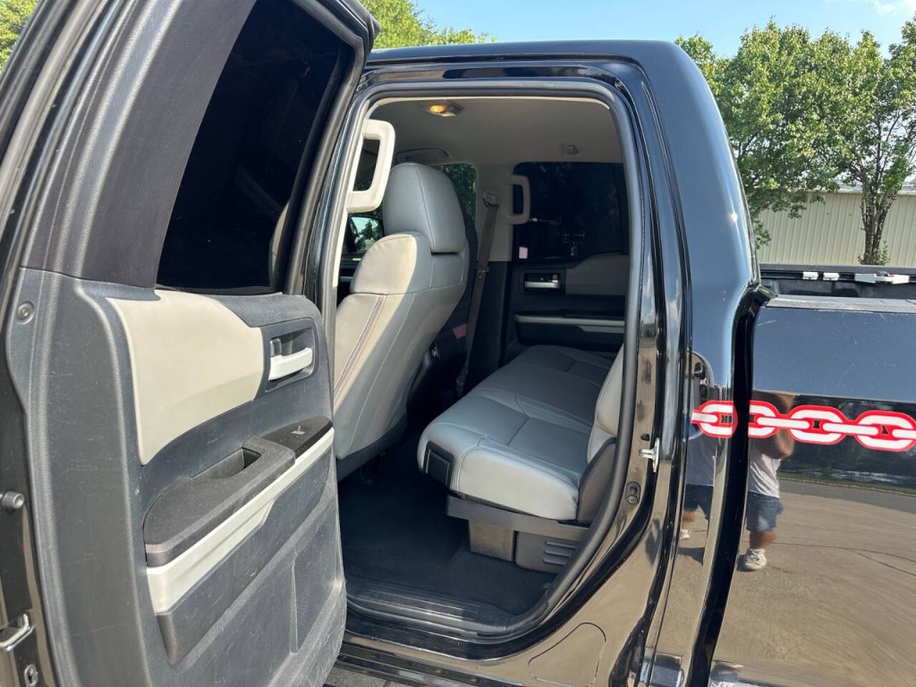 2016 Toyota Tundra Image 9