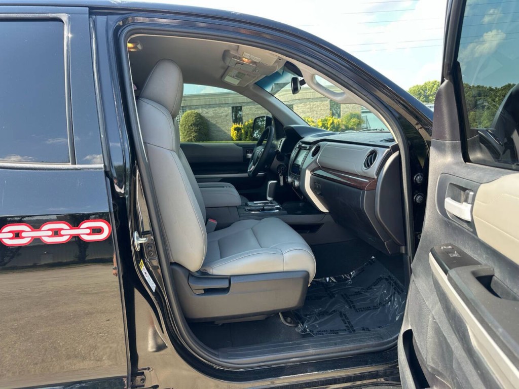2016 Toyota Tundra Image 12