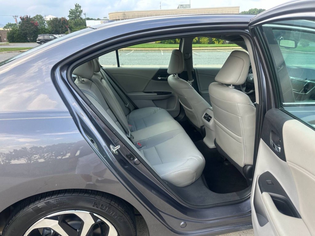 2016 Honda Accord Image 10