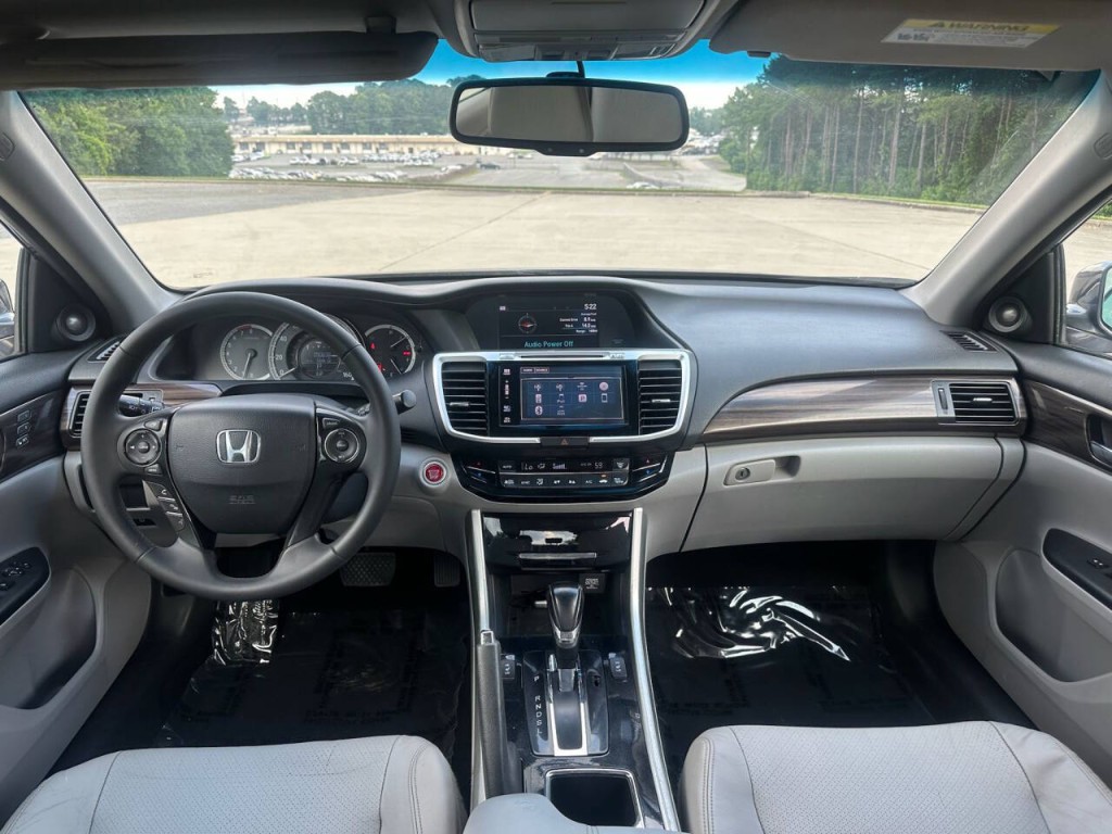 2016 Honda Accord Image 11