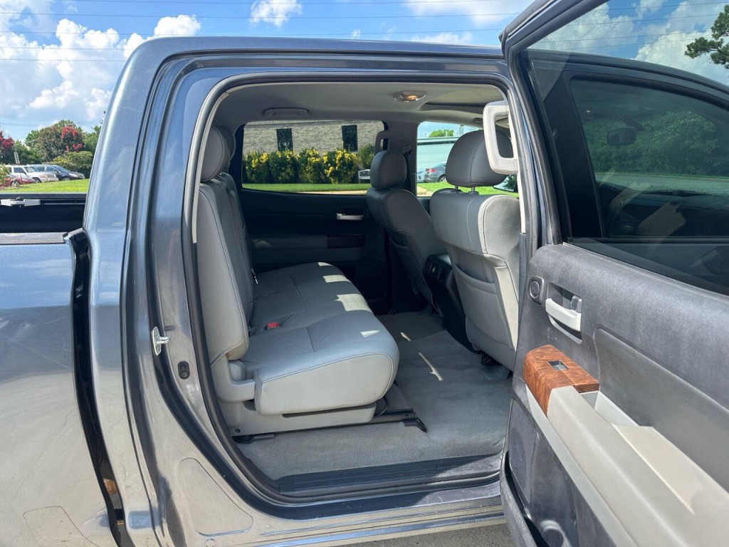 2010 Toyota Tundra Image 11
