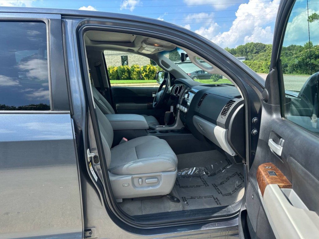 2010 Toyota Tundra Image 13
