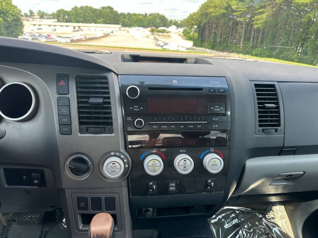 2010 Toyota Tundra Image 15
