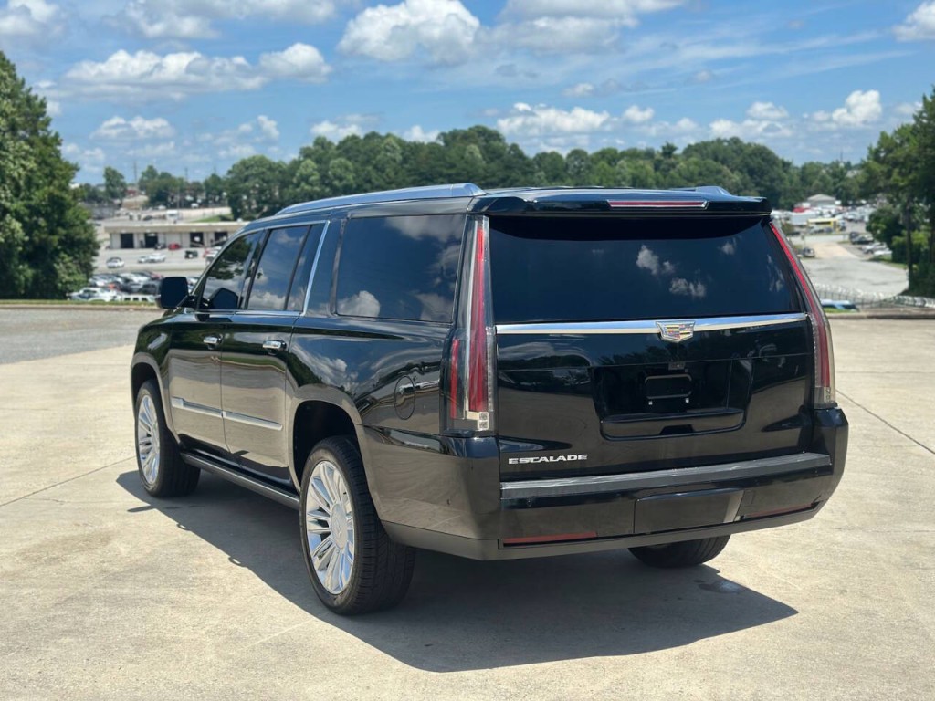 2020 Cadillac Escalade Image 3