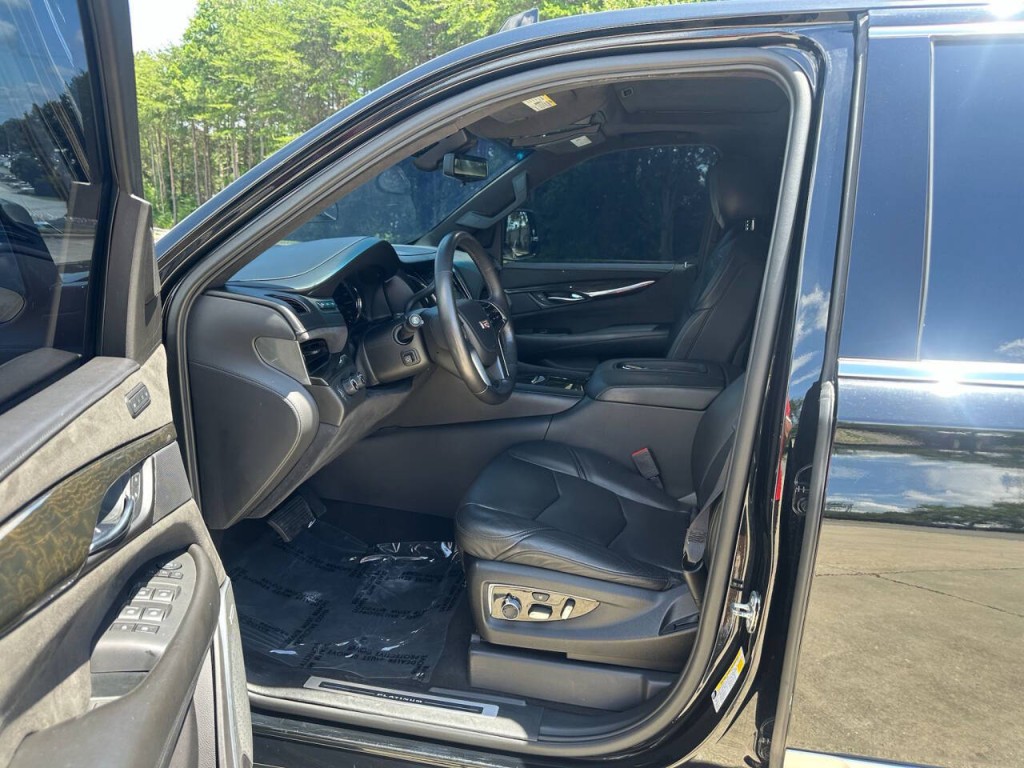 2020 Cadillac Escalade Image 8