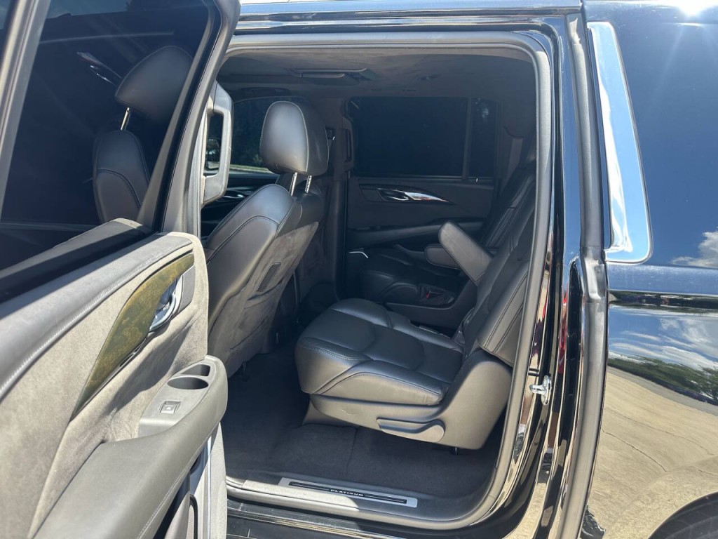 2020 Cadillac Escalade Image 9