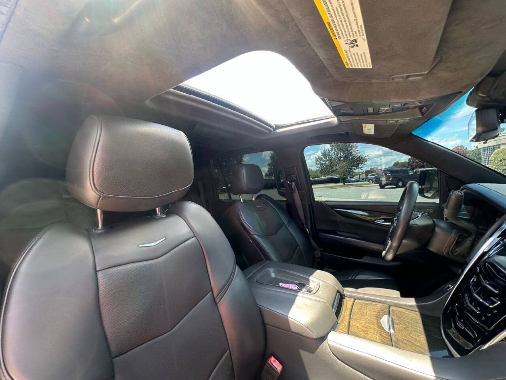 2020 Cadillac Escalade Image 12