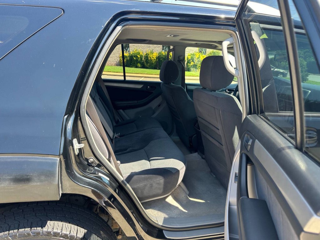 2004 Toyota 4Runner Image 11