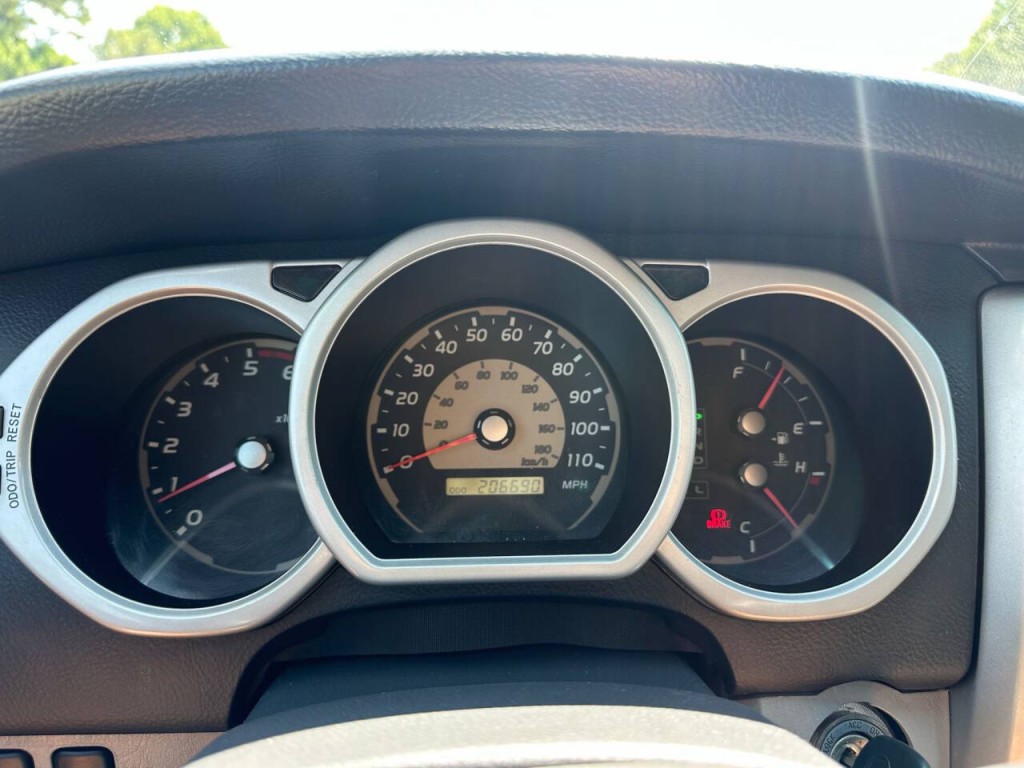 2004 Toyota 4Runner Image 16