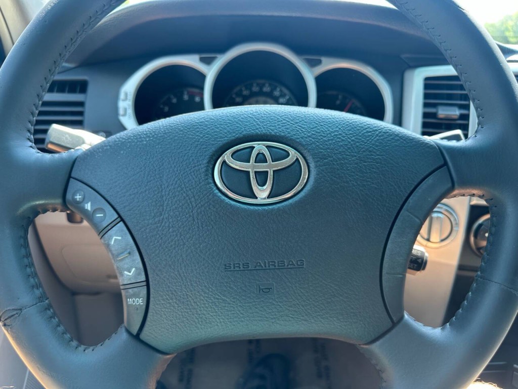 2004 Toyota 4Runner Image 18