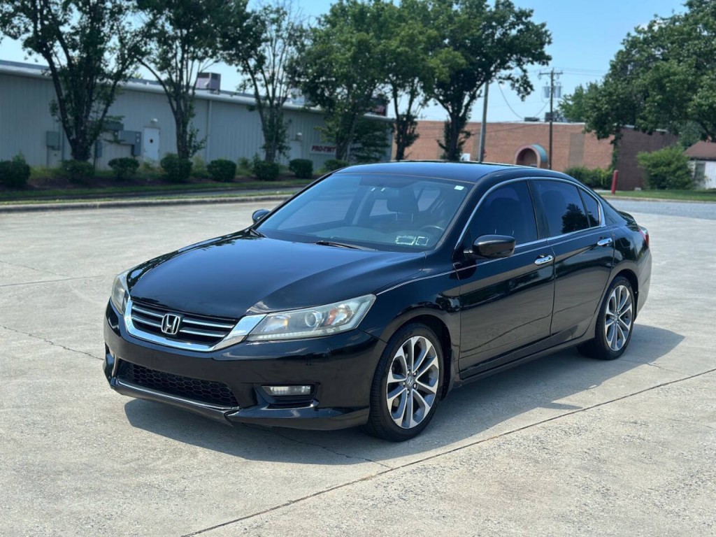 2015 Honda Accord Image 1
