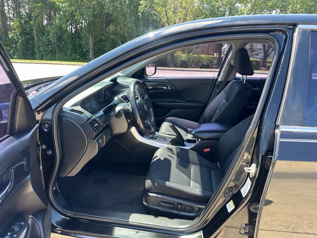 2015 Honda Accord Image 8