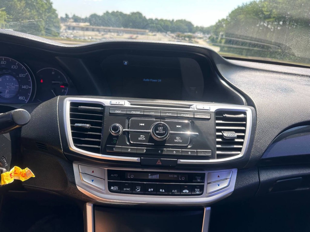 2015 Honda Accord Image 14