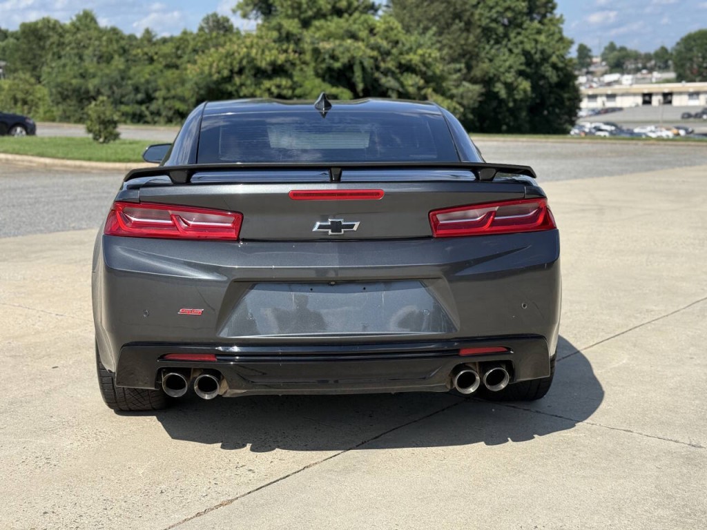 2016 Chevrolet Camaro Image 4
