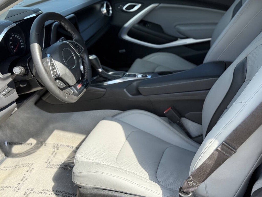 2016 Chevrolet Camaro Image 8