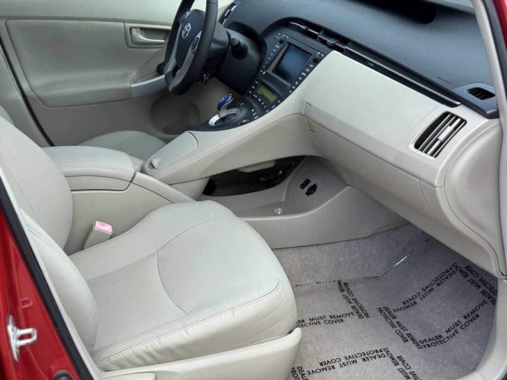2011 Toyota Prius Image 10