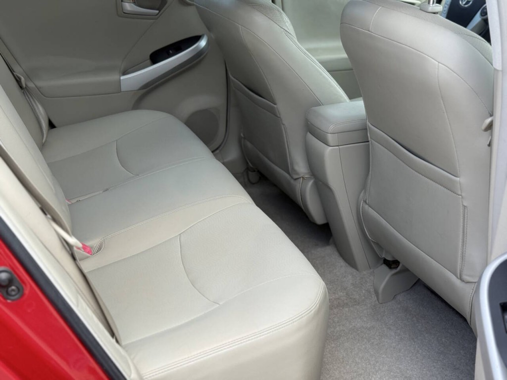 2011 Toyota Prius Image 11