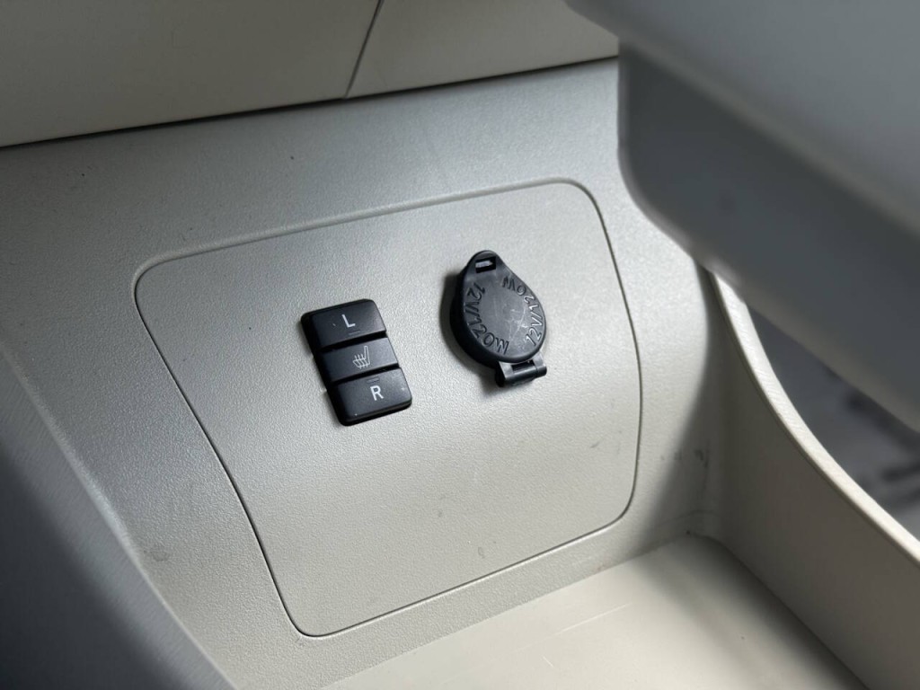 2011 Toyota Prius Image 13