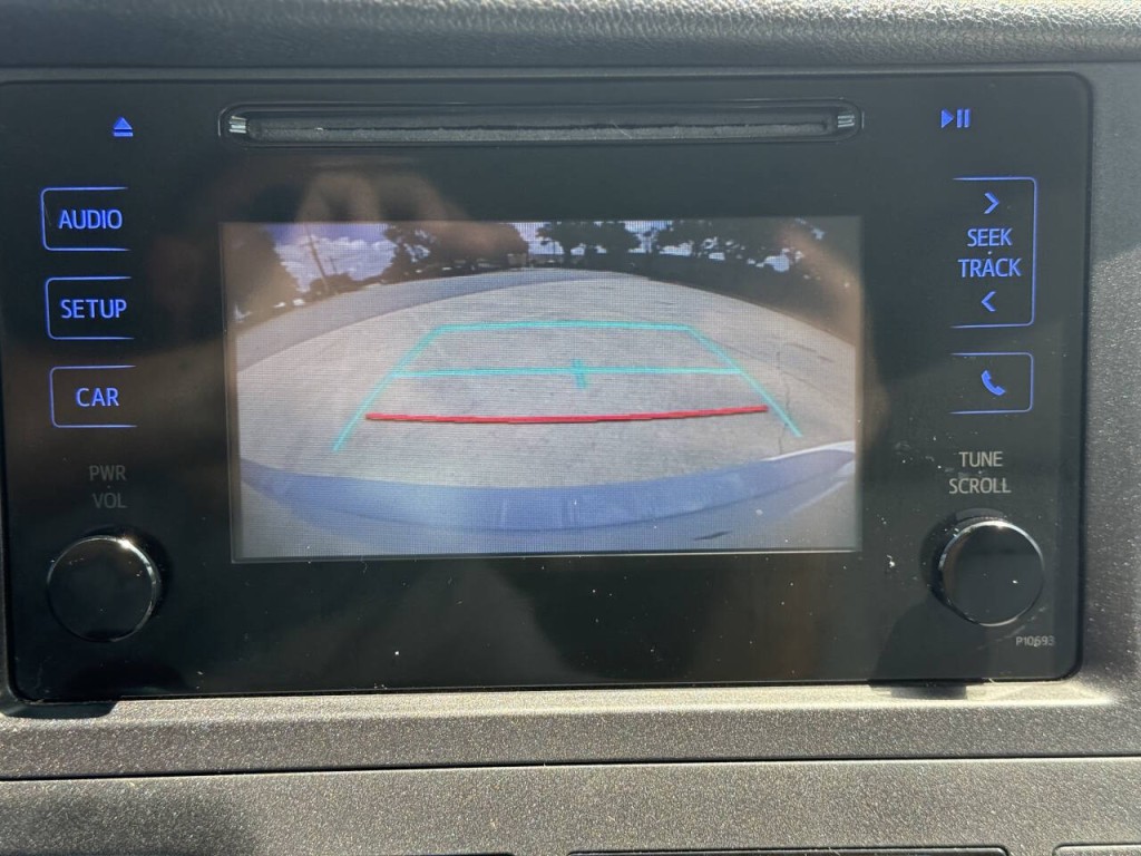 2015 Toyota Sienna Image 16