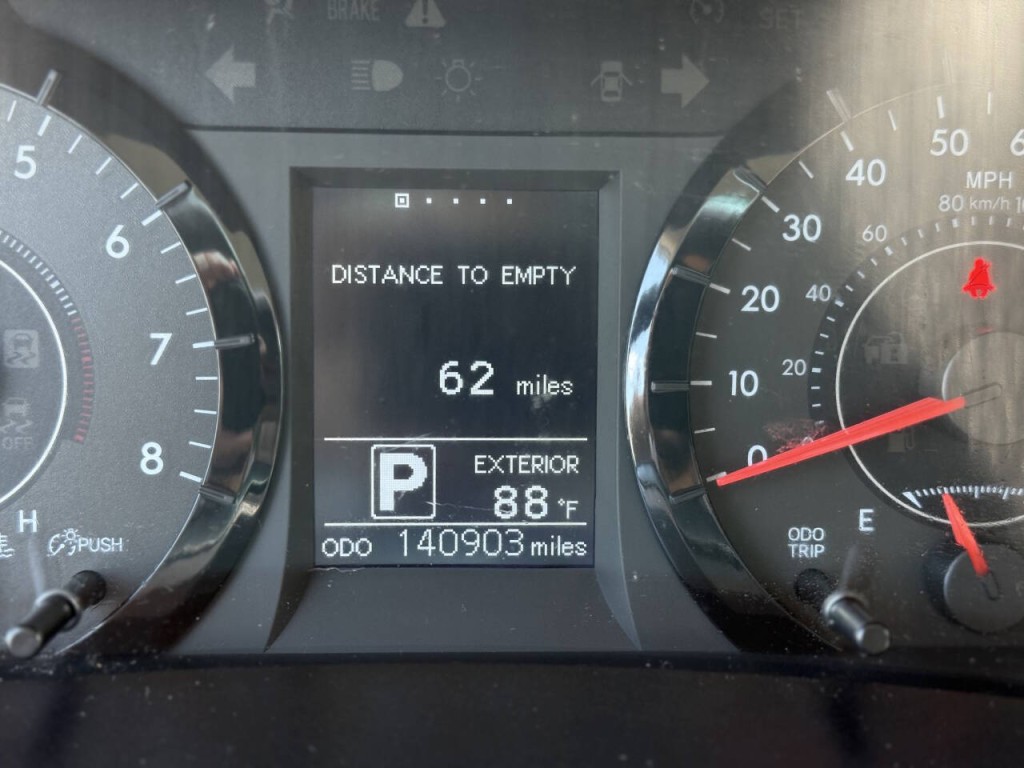 2015 Toyota Sienna Image 17