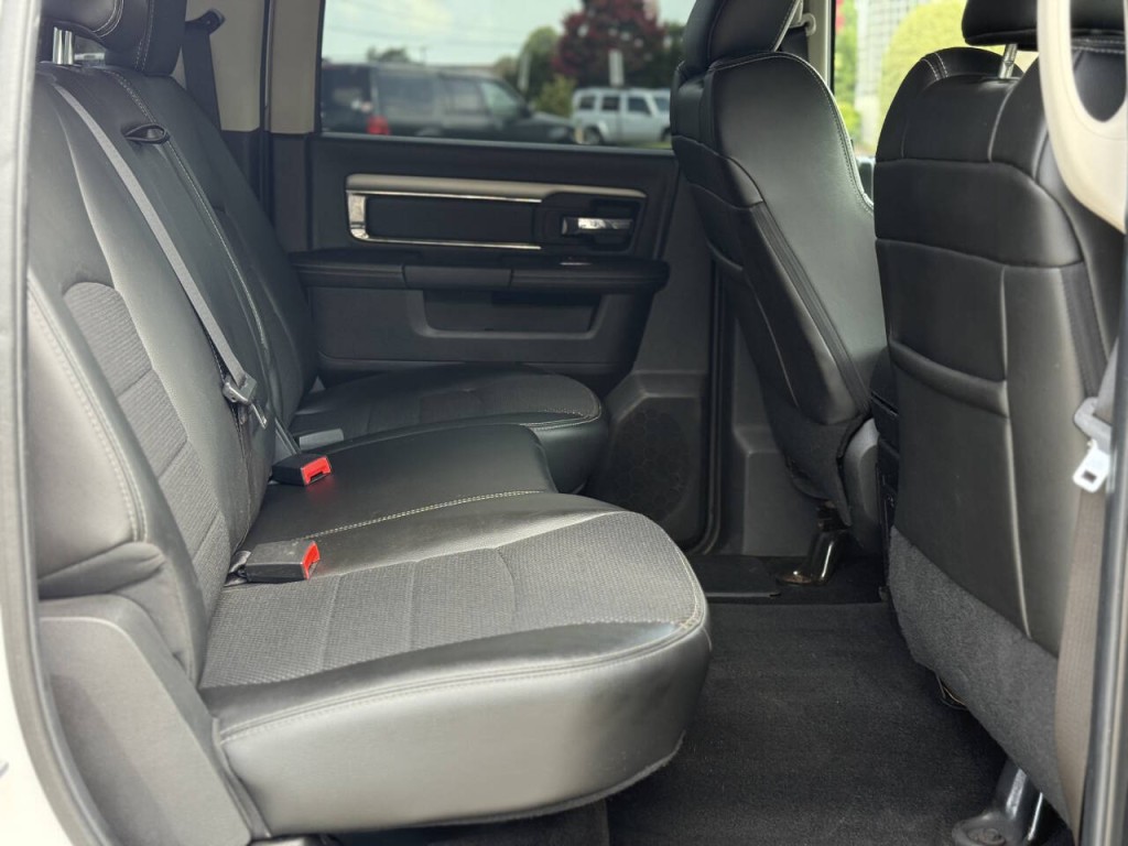 2014 RAM 1500 Image 12