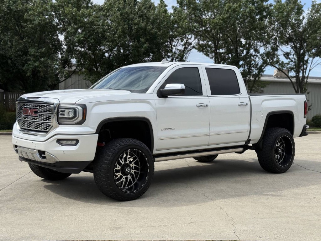 2017 GMC Sierra 1500 Image 1