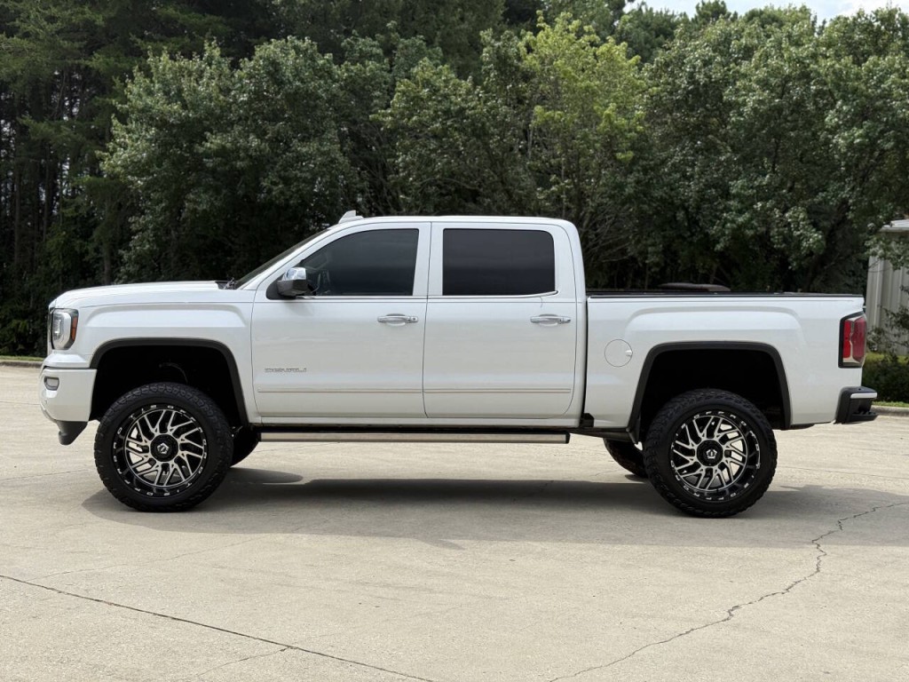 2017 GMC Sierra 1500 Image 2