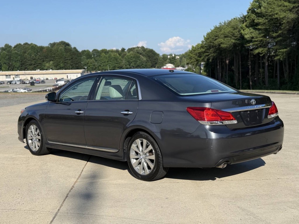 2012 Toyota Avalon Image 3