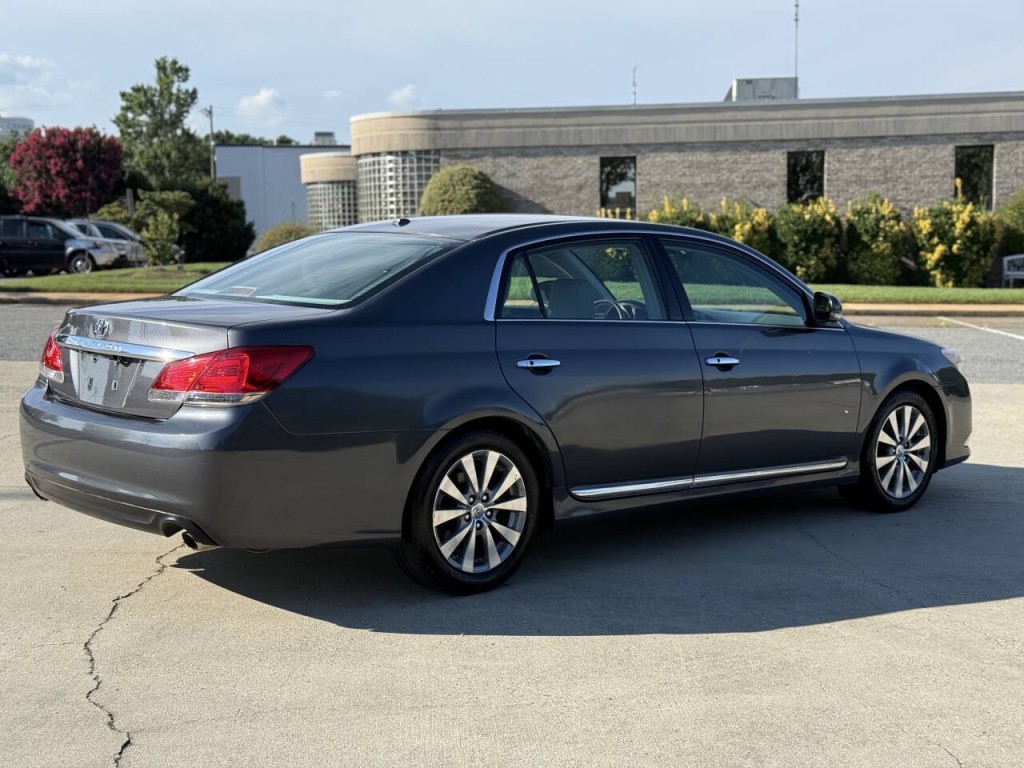 2012 Toyota Avalon Image 5