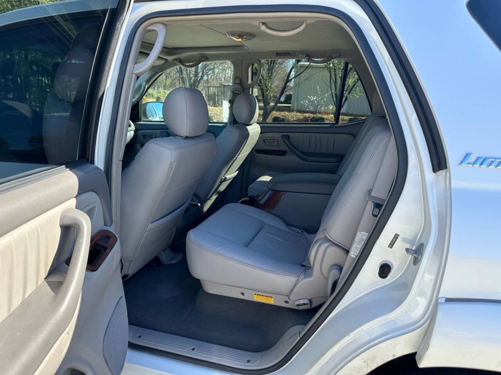 2006 Toyota Sequoia Image 9