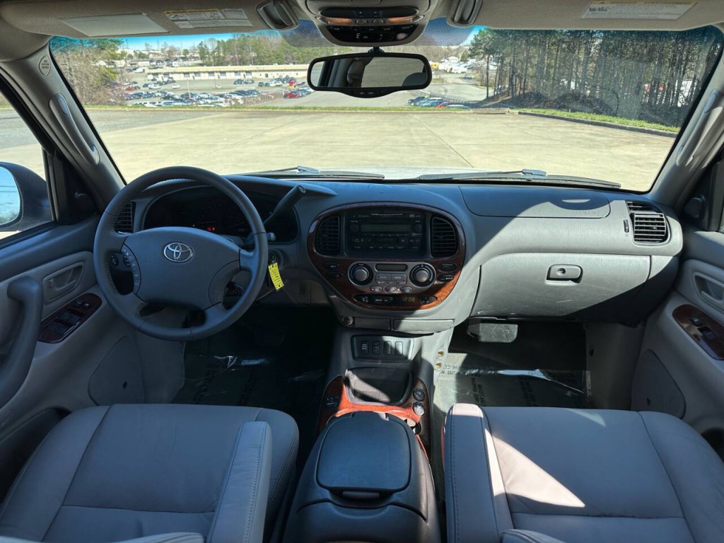 2006 Toyota Sequoia Image 10