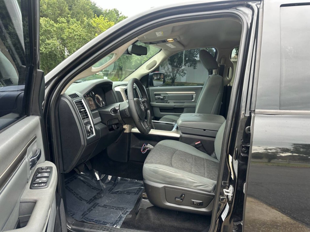 2016 RAM 1500 Image 8