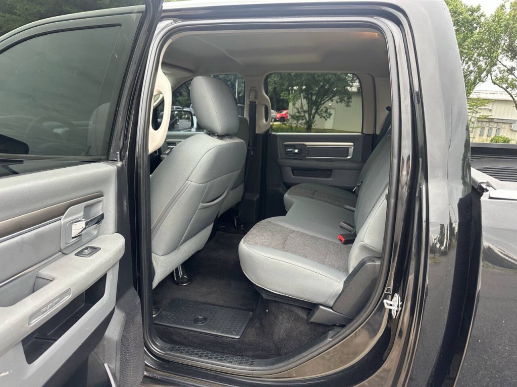 2016 RAM 1500 Image 9