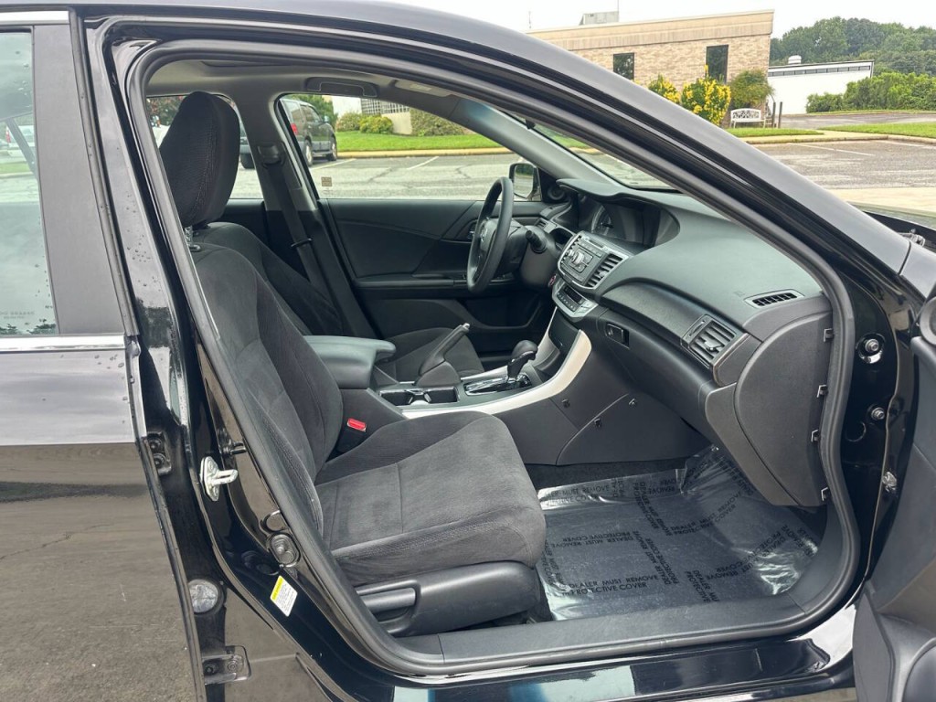 2013 Honda Accord Image 12