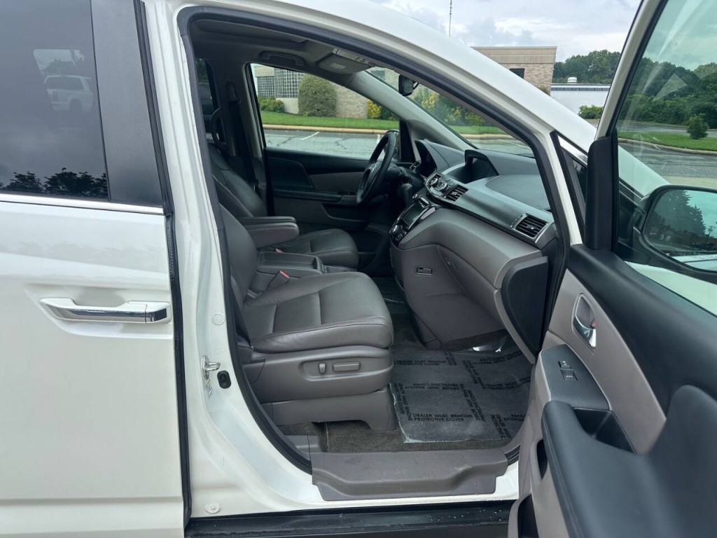 2017 Honda Odyssey Image 10