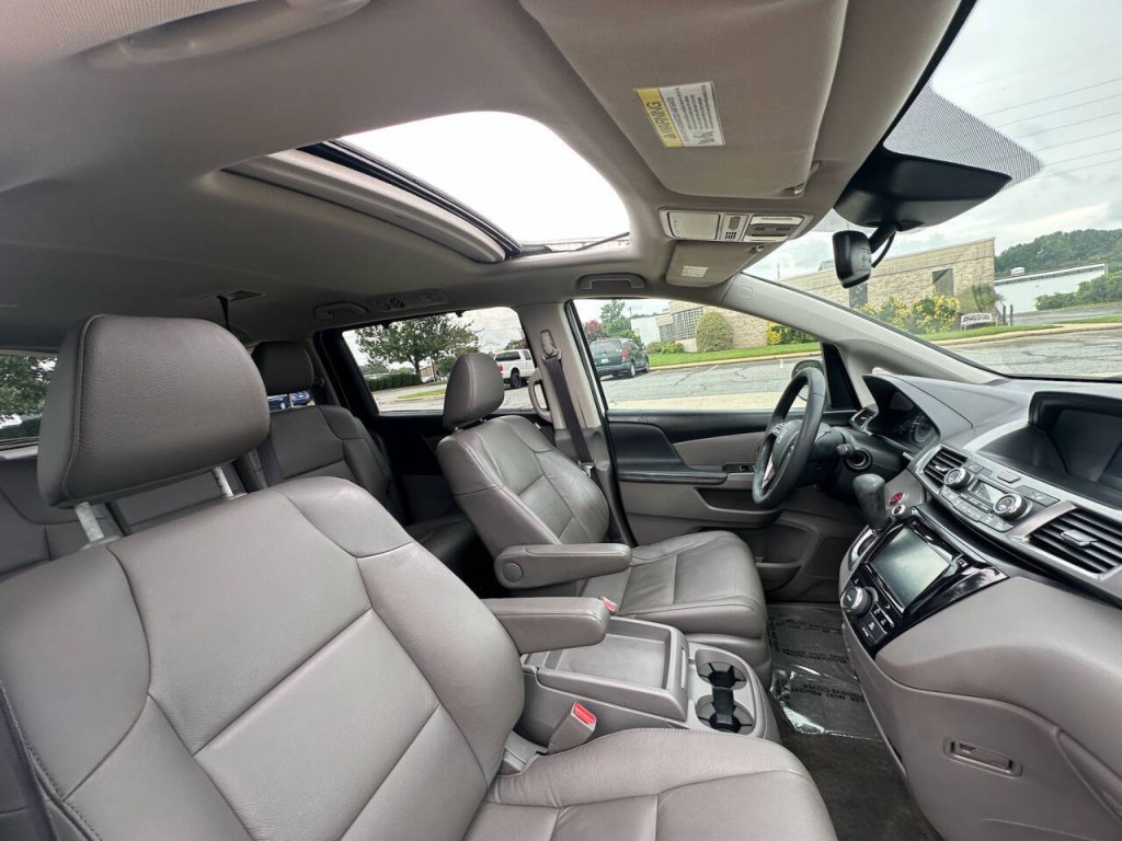 2017 Honda Odyssey Image 11