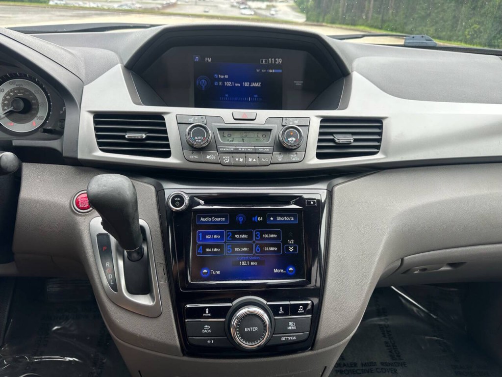 2017 Honda Odyssey Image 16
