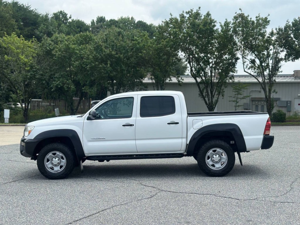 2014 Toyota Tacoma Image 2