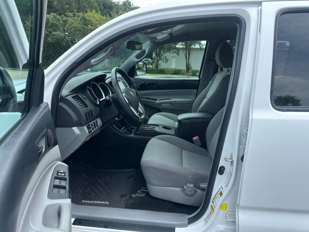 2014 Toyota Tacoma Image 8