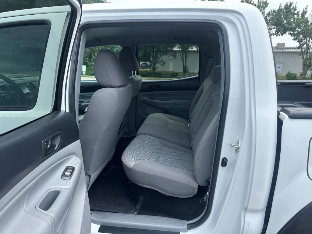 2014 Toyota Tacoma Image 9