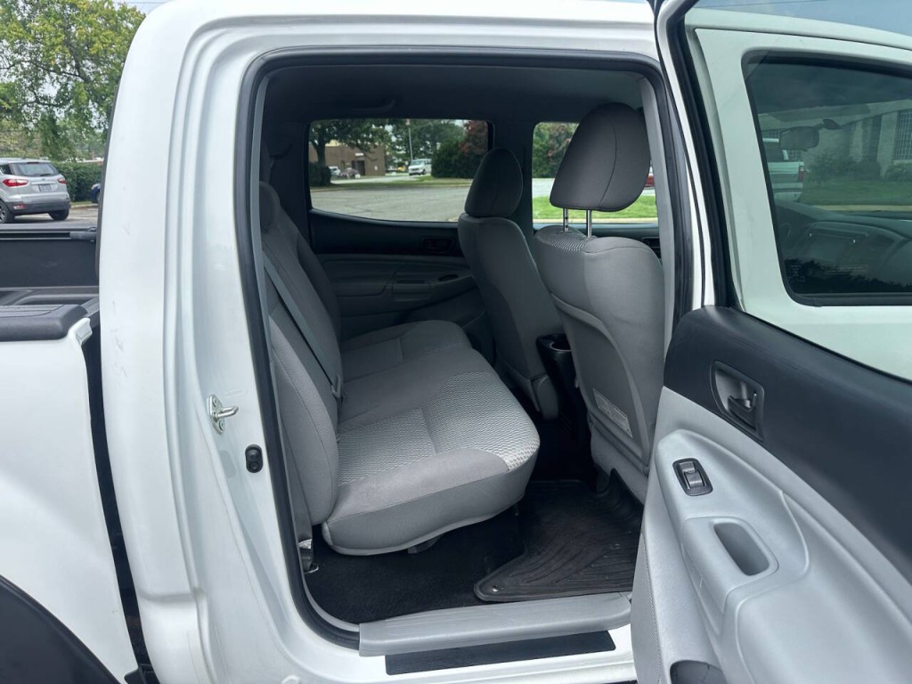 2014 Toyota Tacoma Image 10
