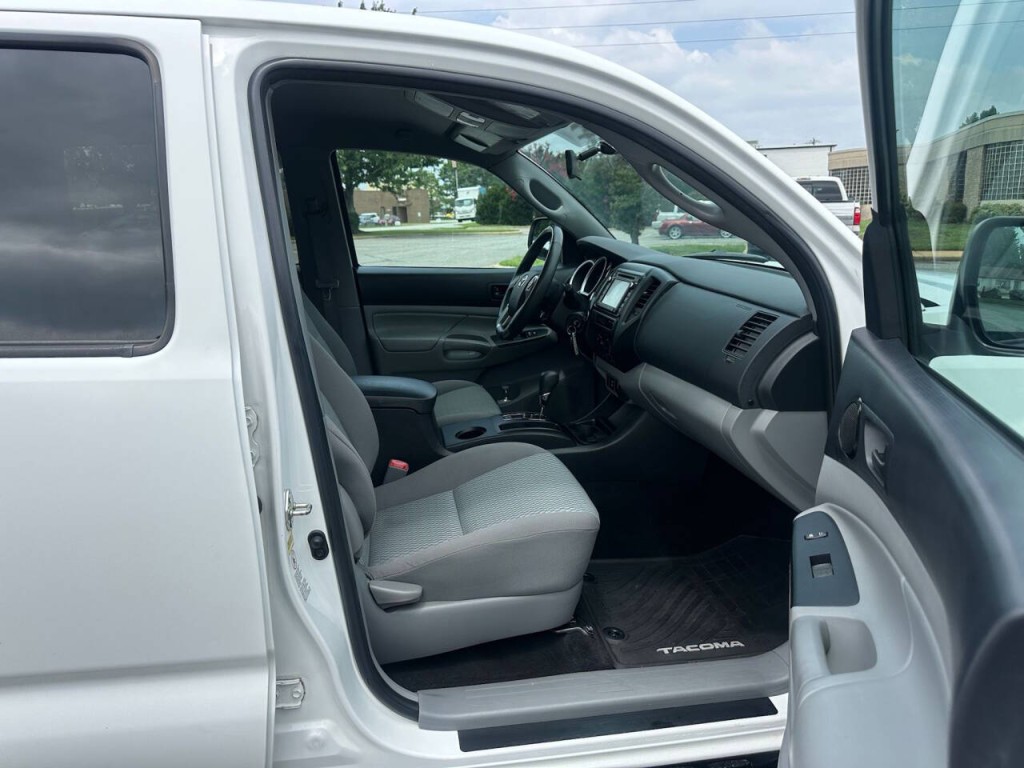 2014 Toyota Tacoma Image 12
