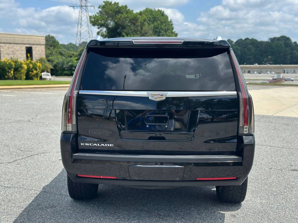 2016 Cadillac Escalade Image 4