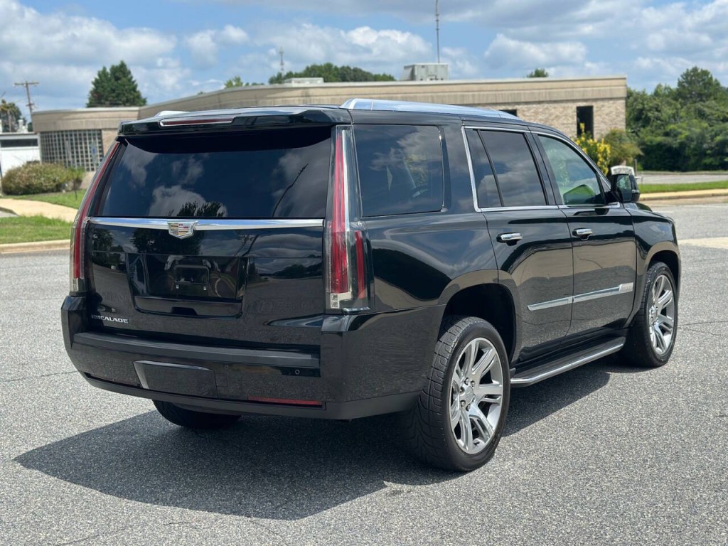2016 Cadillac Escalade Image 5