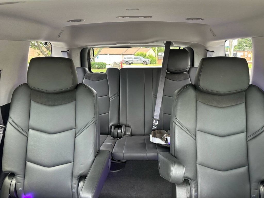 2016 Cadillac Escalade Image 11