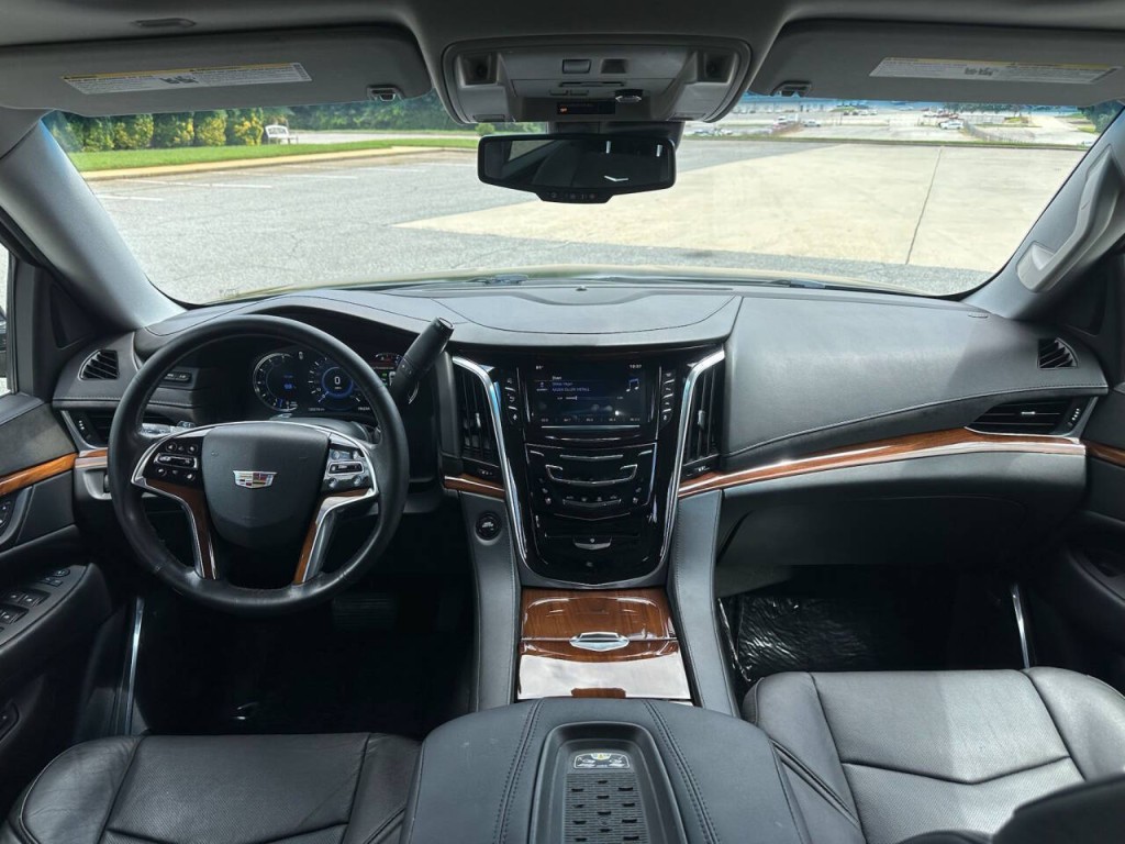 2016 Cadillac Escalade Image 12
