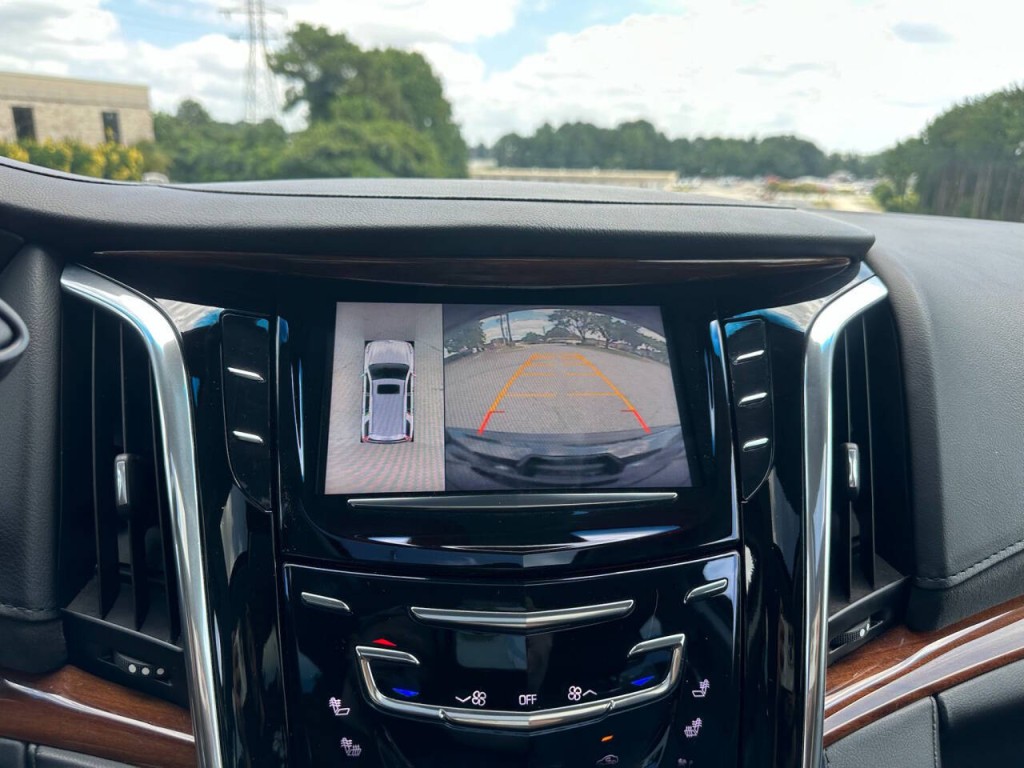 2016 Cadillac Escalade Image 19