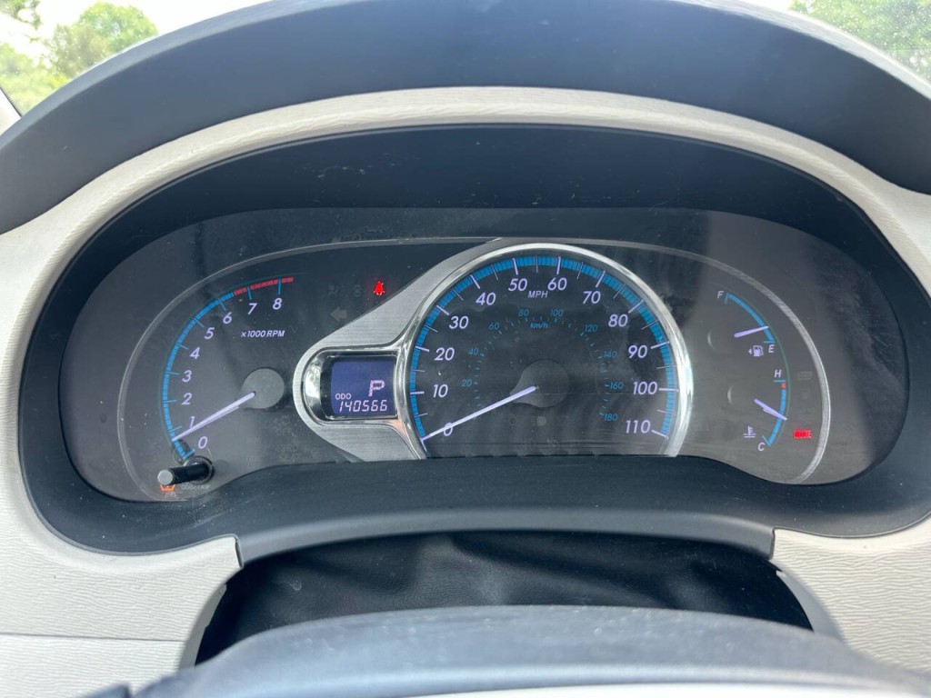 2014 Toyota Sienna Image 17