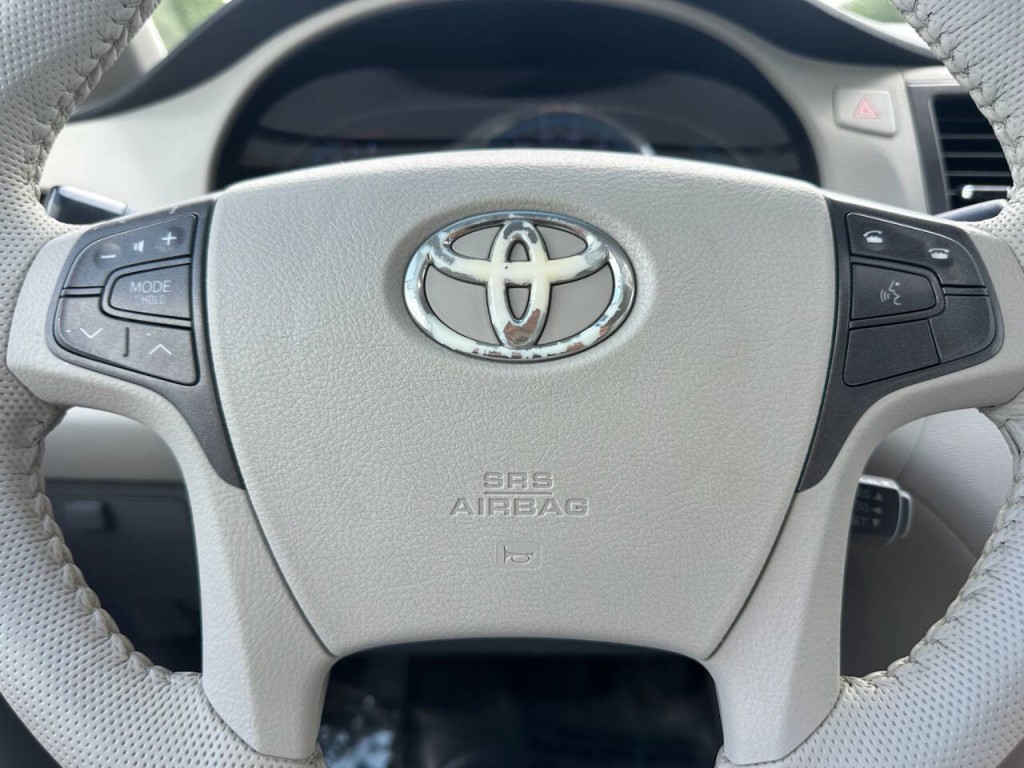 2014 Toyota Sienna Image 18